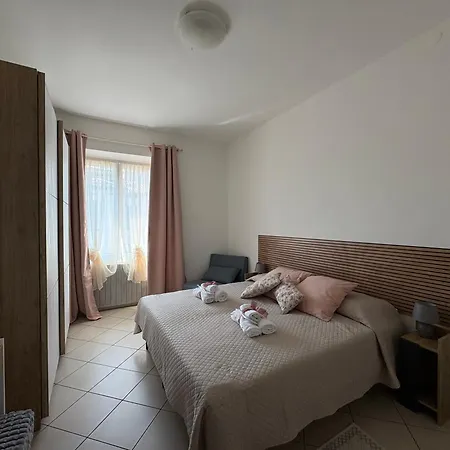 Lory's House アパート