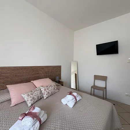 Lory's House アパート